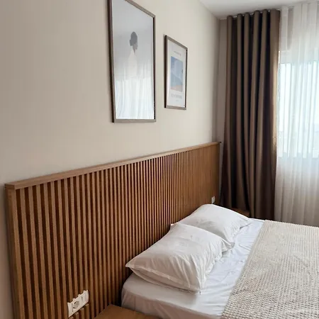 アパート Serein Sarandë